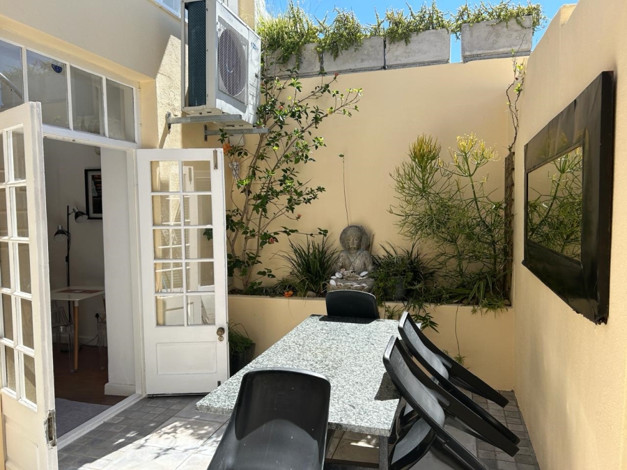 To Let 2 Bedroom Property for Rent in Sea Point Western Cape